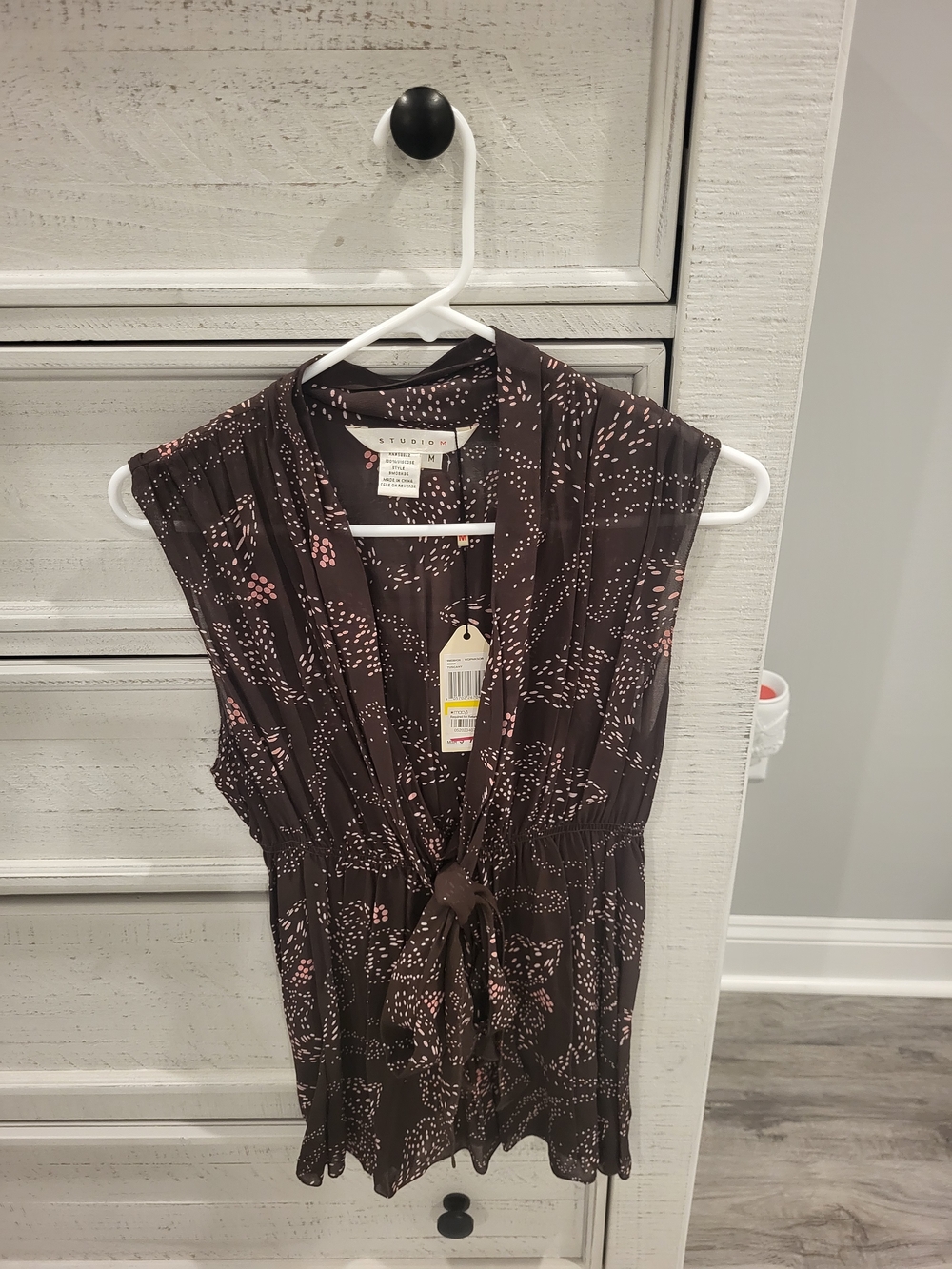 Max Studio Brown Floral Tie-Front Sleeveless Blouse
